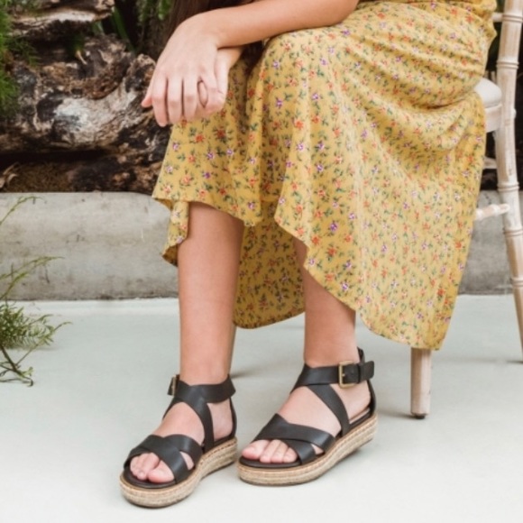 MK cross ankle sandals - Picture 6 of 12